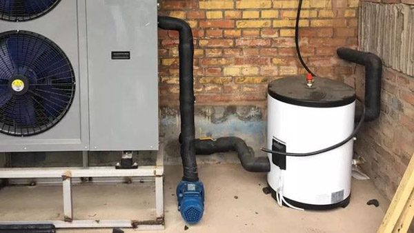 空气源热泵采暖用电量很高是什么原因（空气能热泵供暖费电吗）