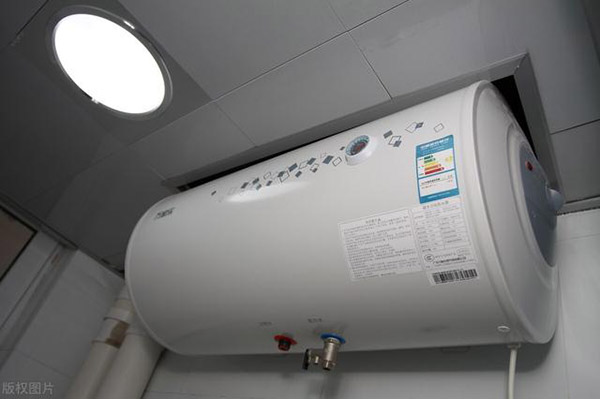 60升电热水器一天耗电量多少度电(电热水器60升每天用电量)