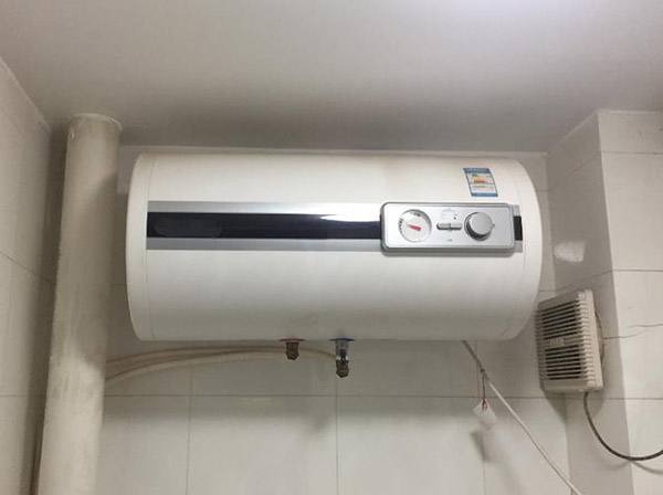 60升电热水器一天耗电量多少度电(电热水器60升每天用电量)