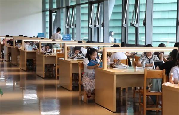 图书馆空气能系统，打造健康阅读环境