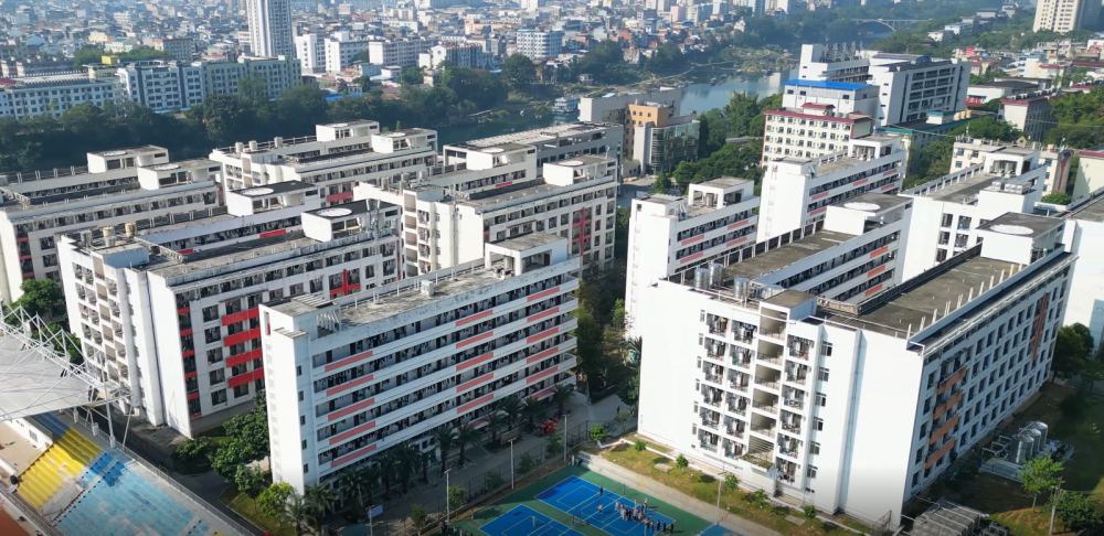 30台纽恩泰骄焰机组构建广西河池学院绿色热水系统，实现舒适低碳校园生活