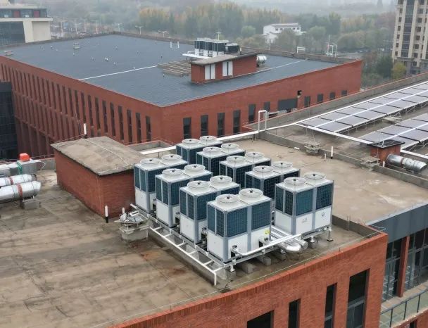 纽恩泰空气能：大型商场冷暖系统高效调节