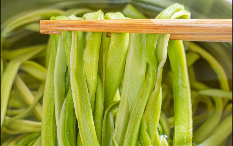 用空气能烘干机烘干贡菜更锁鲜