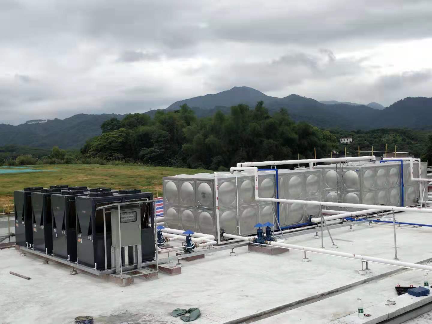 广东商用空气能源头厂家，学校浴场热水项目选型