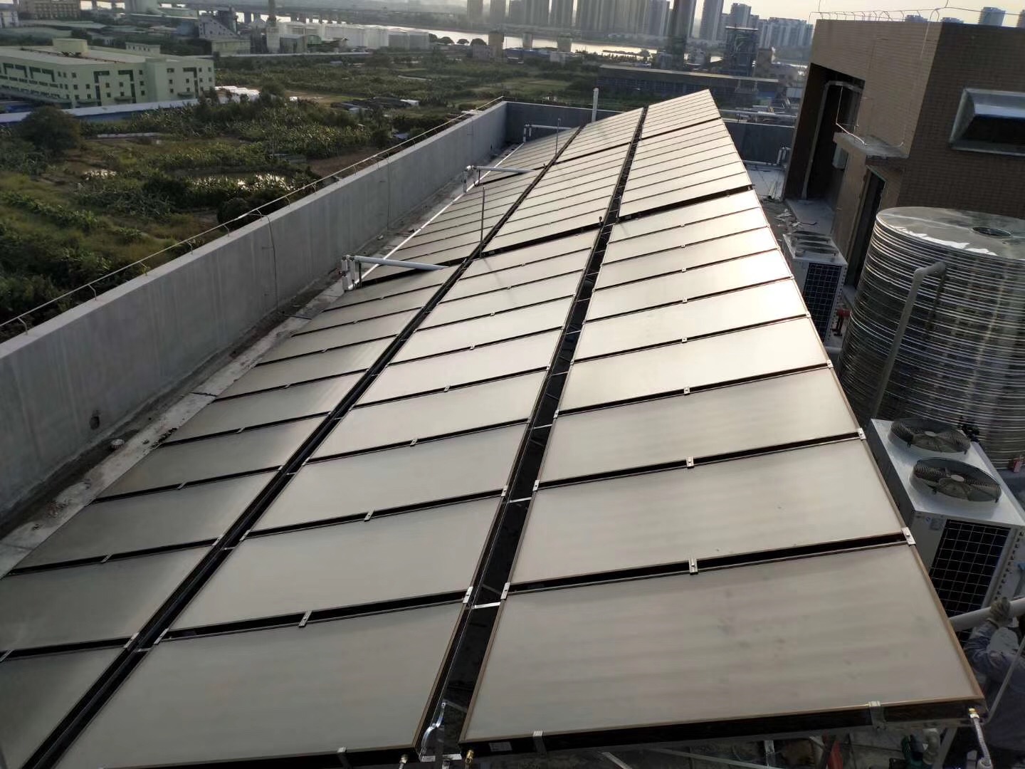 2026年9月更新｜广东太阳能热水器源头厂家盘点，酒店学校项目参考